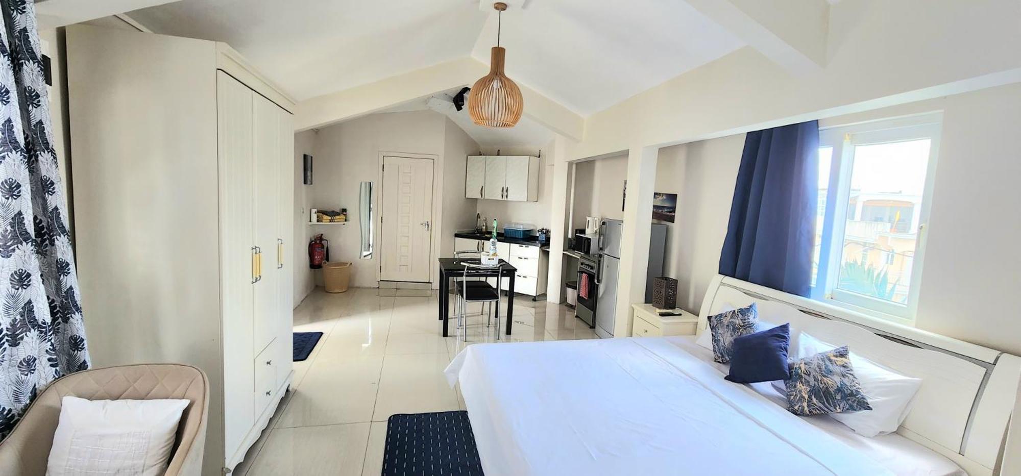 Lovely Studio Apartment With Views Of The Lagoon. Гранд-Бэй Экстерьер фото
